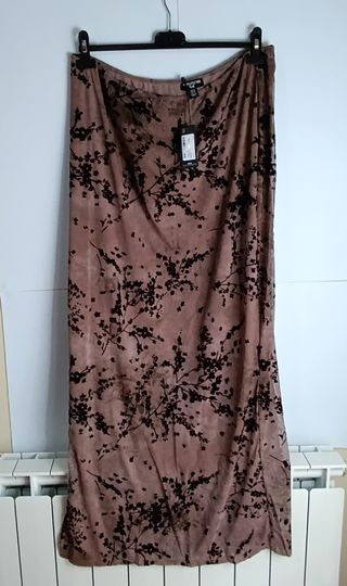 Falda larga marrón y negra floral talla 44 y 46