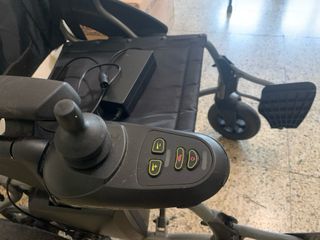 Silla de ruedas eléctrica plegable