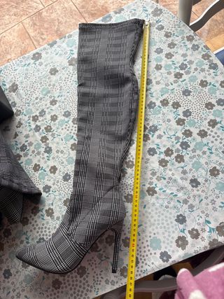 Botas altas de cuadros
