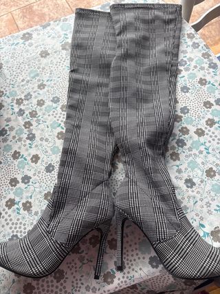 Botas altas de cuadros