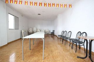 Local comercial en alquiler en Elda