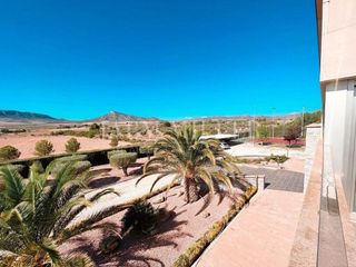 Chalet en venta en Yecla