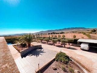 Chalet en venta en Yecla