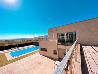 Chalet en venta en Yecla