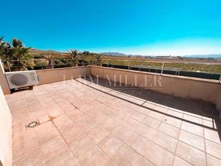 Chalet en venta en Yecla