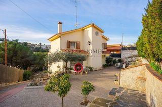 Chalet en venta en Argentona