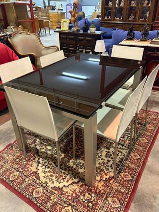 MESA EXTENSIBLE Y 6 SILLAS