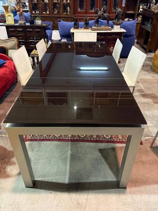 MESA EXTENSIBLE Y 6 SILLAS