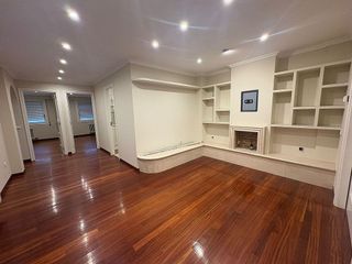 Piso en alquiler en Zona de Plaza de Barcelos en Pontevedra