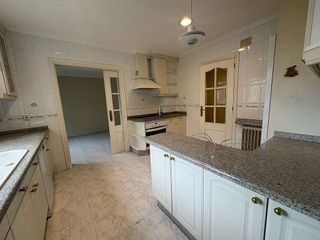 Piso en alquiler en Zona de Plaza de Barcelos en Pontevedra