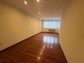 Piso en alquiler en Zona de Plaza de Barcelos en Pontevedra