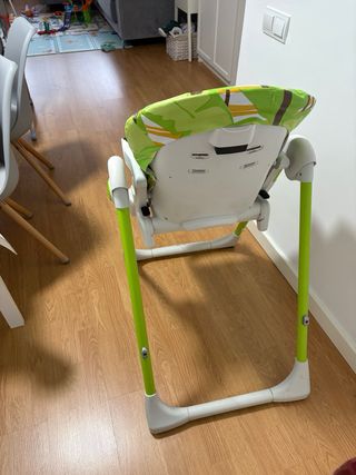 Trona de bebé con estampado de tucán