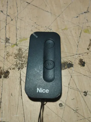 Mando a distancia Nice para puerta