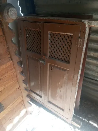 Puerta de Alacena Marrón