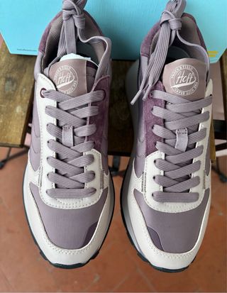 Zapatillas casual marca Hoff en morado /gris