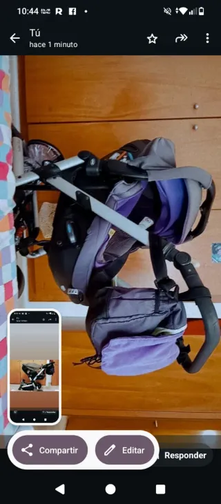 Due passeggini uguali