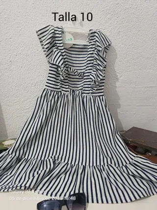 Vestido niña diferentes tallas 10 euros cada uno