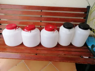 5 Garrafas Plástico con Tapa
