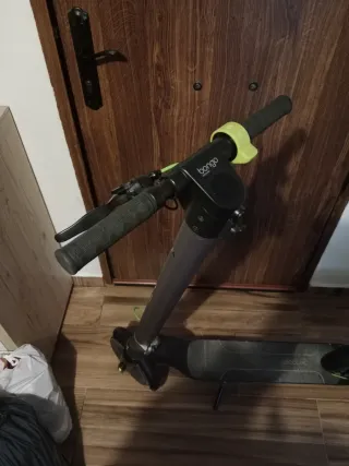 Patinete eléctrico para reparar.