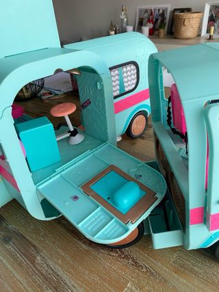 Caravana LOL Surprise como nueva. Con accesorios