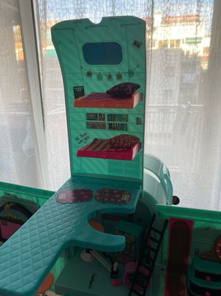 Caravana LOL Surprise como nueva. Con accesorios