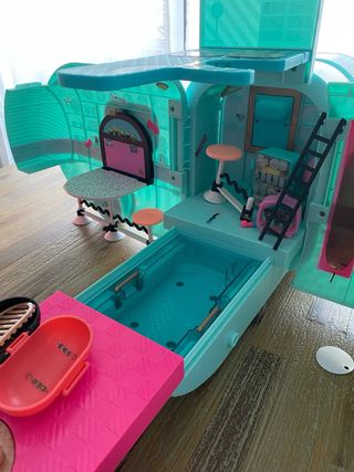 Caravana LOL Surprise como nueva. Con accesorios