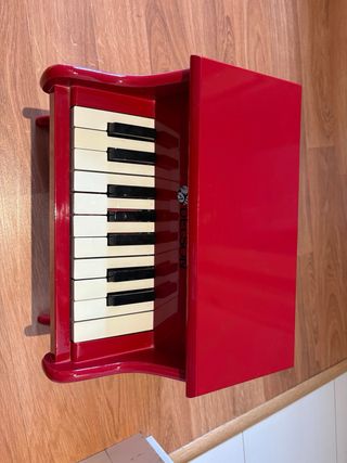 Piano de madera rojo para bebés