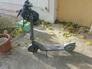 Patinete eléctrico Cecotec en buen estado