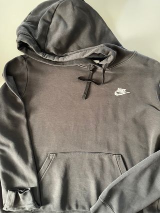 Felpa Nike nera con cappuccio