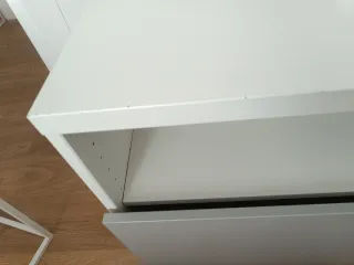 Mueble auxiliar blanco y gris Ikea