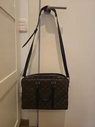 Louis Vuitton Porta Documentos / Portátil