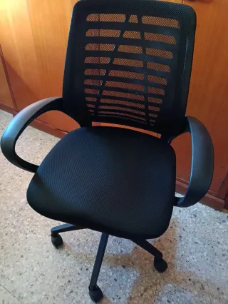 Silla de oficina / escritorio ergonómica negra
