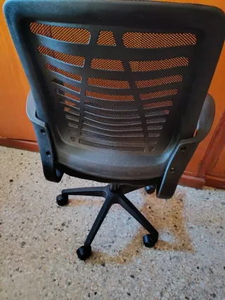 Silla de oficina / escritorio ergonómica negra