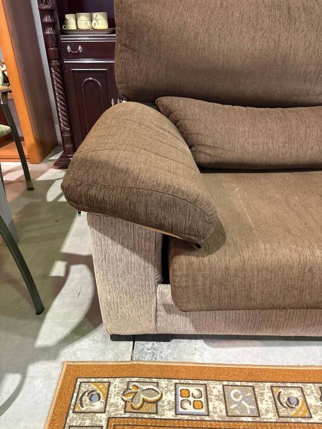 SOFÁ MODERNO MARRÓN