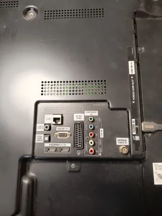 Televisión LG Negra y Plateada