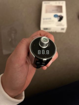 Adaptador, cargador y manos libres coche