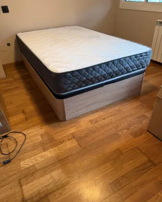 Canapés colchones mesitas cabeceros somiers