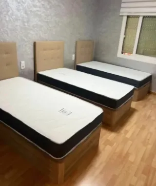 Canapés colchones mesitas cabeceros somiers