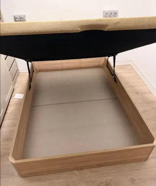 Canapés colchones mesitas cabeceros somiers