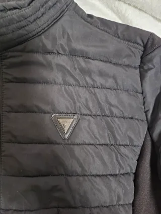 Chaqueta Guess Negra