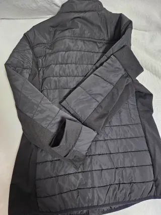 Chaqueta Guess Negra