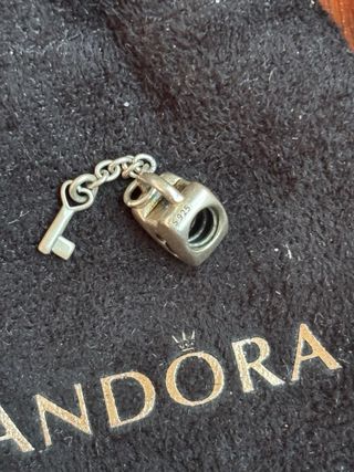 Pandora Charm Corazón y Llave