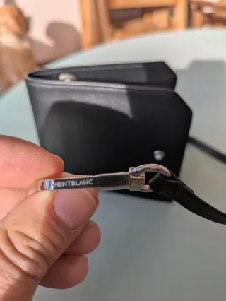 Cartera Montblanc con broche de seguridad