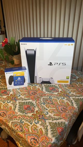 Consola PS5 con mandos