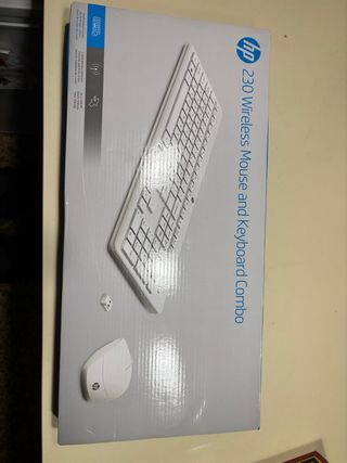 HP 230 Combo Teclado y Ratón Inalámbrico