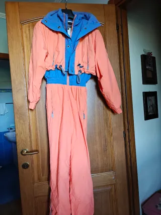 Tuta sci Volki  nuova