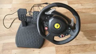 Volante e Pedali Thrustmaster PS4 Ferrari