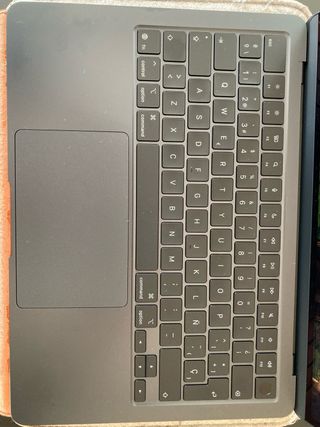 MacBook Air 13 M2 Medianoche