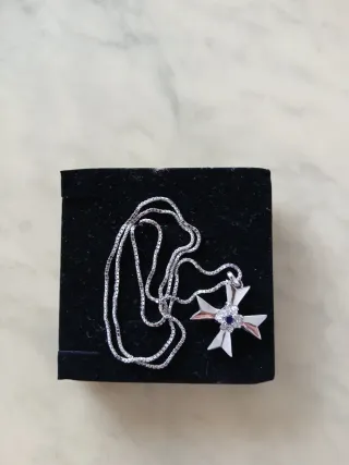 Cadena con Cruz de Malta