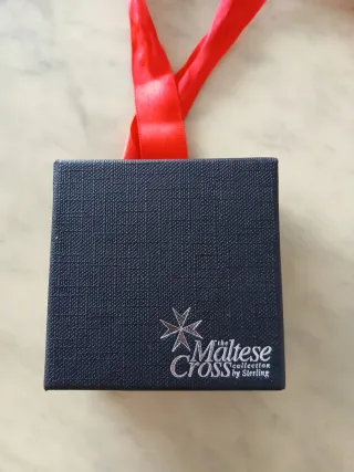 Cadena con Cruz de Malta